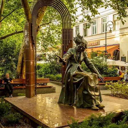 Liszt With Garage Available - Symphony 2 *