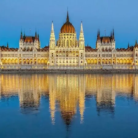 Apartment Liszt With Garage Available - Symphony 2