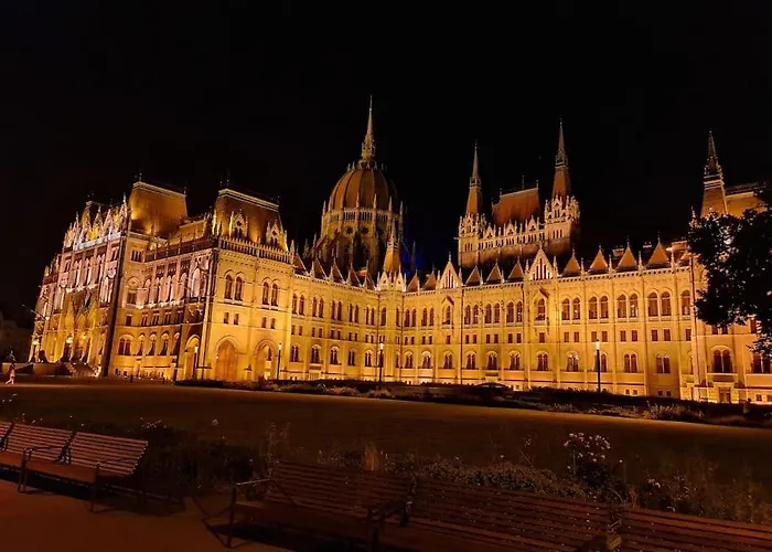 Liszt With Garage Available - Symphony 2 Apartament *