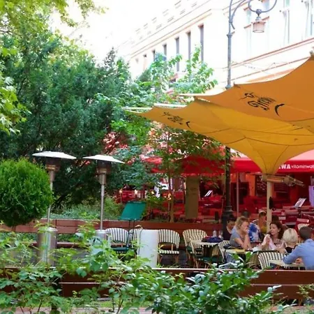 Liszt With Garage Available - Symphony 2 Lägenhet