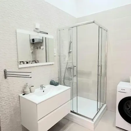 Liszt With Garage Available - Symphony 2