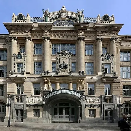 Liszt With Garage Available - Symphony 2 * Budapest